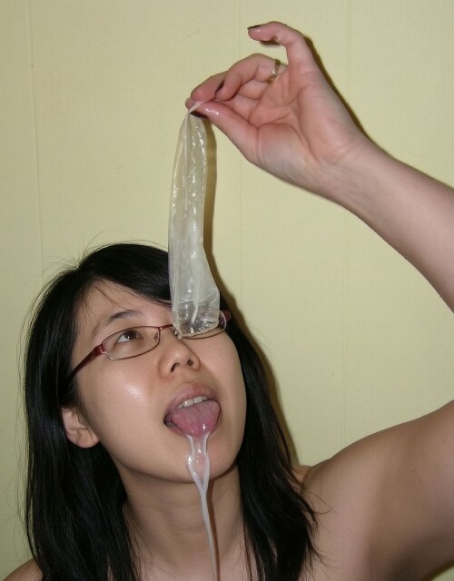 Vanessa-Loves-Eating-Cum-02.jpeg