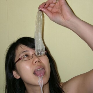 Vanessa-Loves-Eating-Cum-02