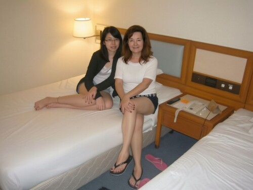 ileana-and-vanessa-everyday-02.jpeg